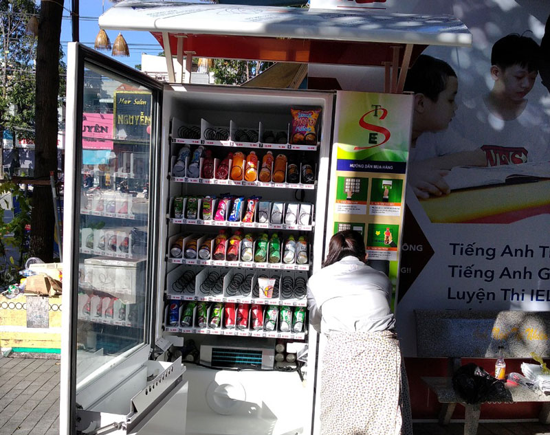 Mô hình kinh doanh máy bán hàng tự động tại Việt Nam 4 Khai thác máy bán hàng tự động tại trung tâm tiếng anh