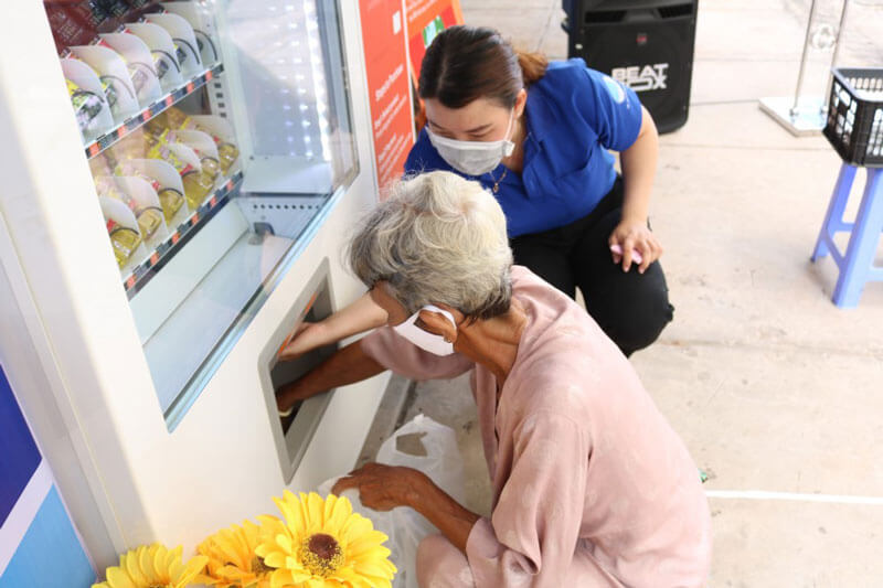 Một hành động mua hàng của người tiêu dùng Một hành động mua hàng của người tiêu dùng